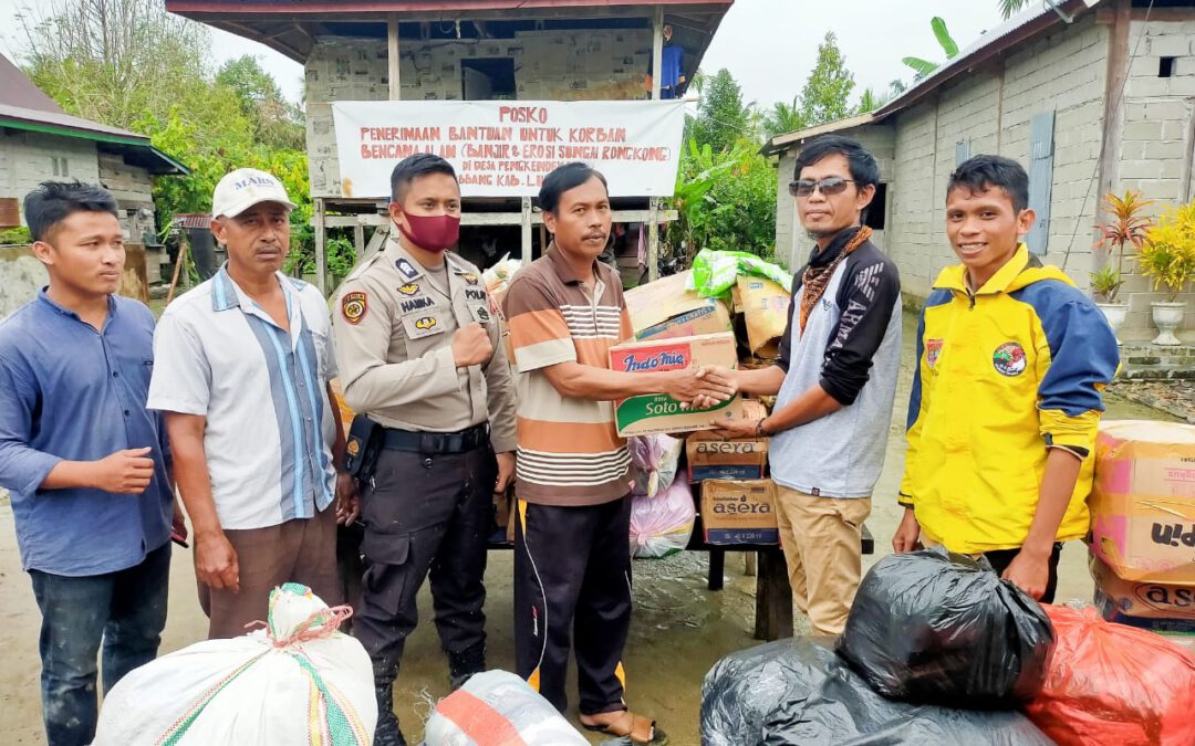 Pemerintah Desa Saronda Salurkan Bantuan Logistik Bagi Korban Banjir Bandang di Lutra